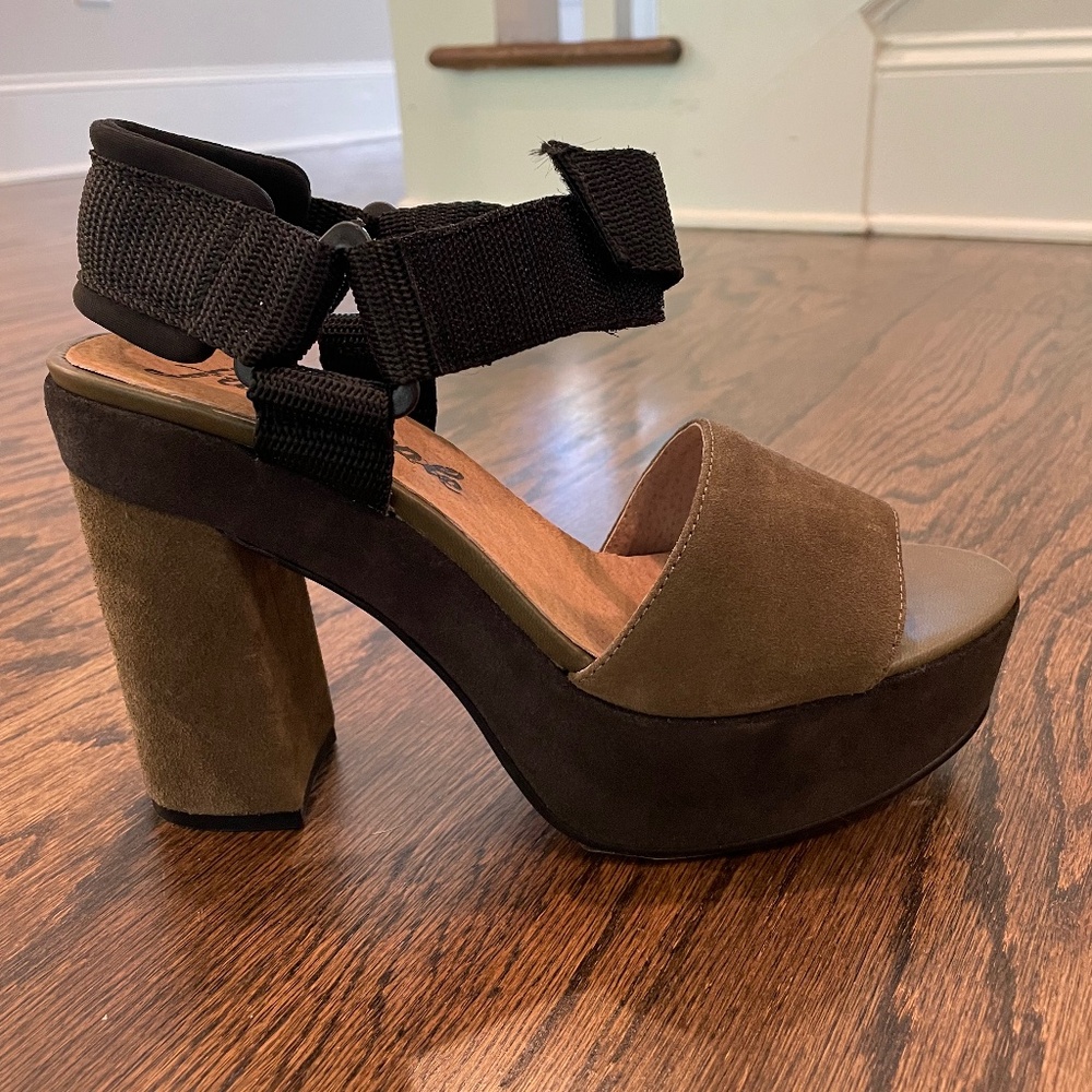 NIB Free People Women’s Kamutef Sandal